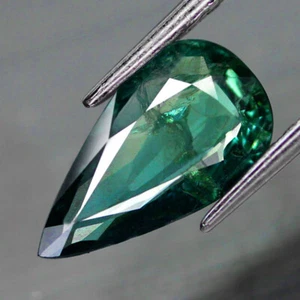 ES 1.71 ct. Zafiro Natural Verde Pera Facet Thailand - Imagen 1 de 3