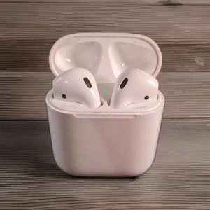 Original Apple AirPod 2. Generation Airpod inkl. Ladecase und OVP - Afbeelding 1 van 1