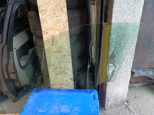LAND ROVER DISCOVERY L550 FRONT DRIVER RIGHT SIDE DOOR GLASS 43R000055 - Picture 1 of 7