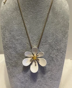 G by Gennaro goldfarbene Halskette mit Gänseblümchen-Anhänger Statement Mode 24 Zoll NEU - Bild 1 von 3