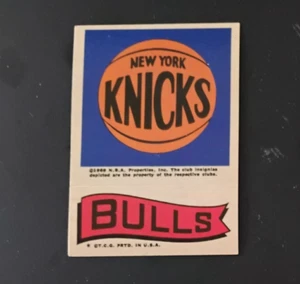 Pegatina de baloncesto Topps 1972-73 New York Knicks/Chicago Bulls casi como nueva - Imagen 1 de 2