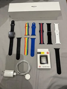 Apple Watch Series 3 GPS 42mm Caja de Aluminio en Gris Espacial y Correa... - Imagen 1 de 8