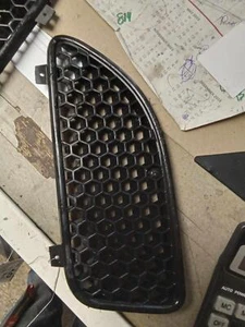 OEM PASSENGER SIDE Grille PONTIAC GRAND AM 99 00 01 02 03 04 05 - Picture 1 of 2