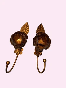 Metal Flower Wall Hooks With Leaf Design & Gold Finish - Picture 1 of 6