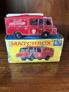 Vintage Lesney Matchbox Car Series #57 Land Rover Fire Truck Original Box - Picture 1 of 5