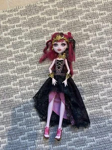 Monster High 13 Wishes Draculaura Doll. - Picture 1 of 10