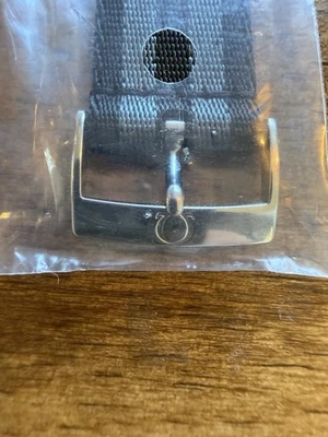 Correa de nailon genuina OMEGA NATO a rayas negras/grises 21-22 mm hebilla plateada sin usar Foto 1 de 3