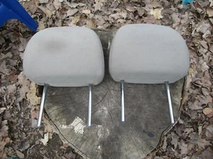 06 07 08 09 10 11 12 Juego reposacabezas asiento delantero Toyota Rav4, original Toyota, OEM. - Imagen 1 de 6