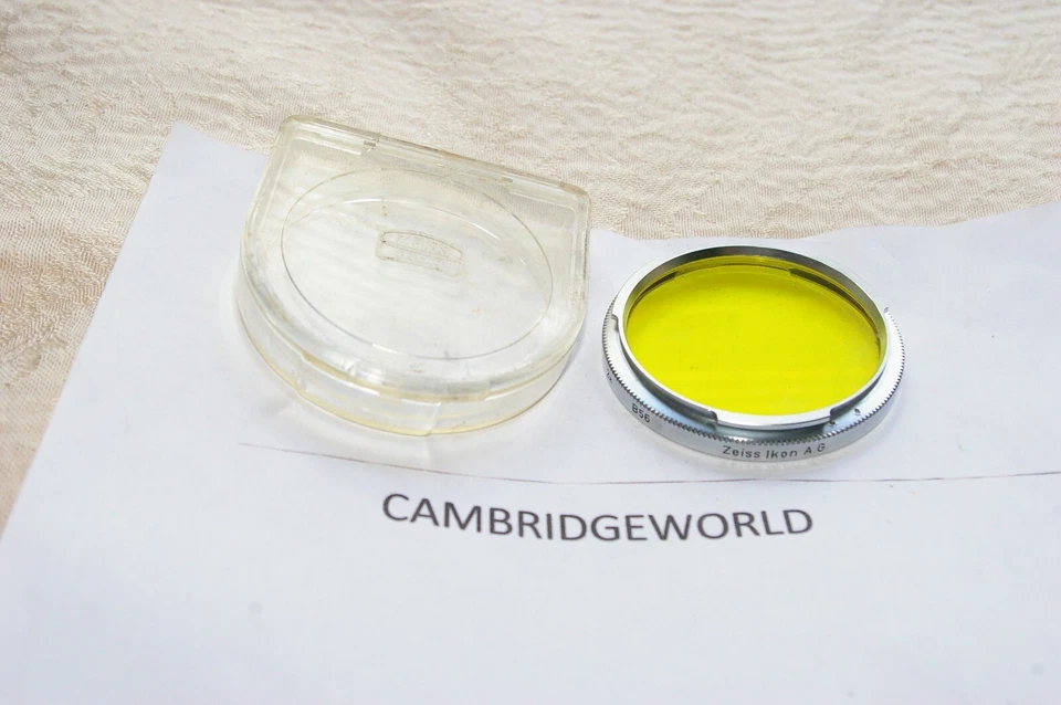 ZEISS CONTAREX B56 BAYONET MOUNT G YELLOW GREEN FILTER MADE in GERMANY with CASE - Image 1 of 1