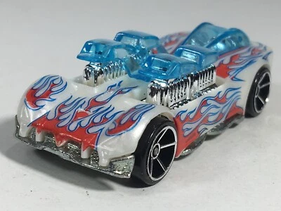 Hot Wheels 2007 What 4-2 Pearl White Red Flames Mystery Cars Series Malasia #2 Foto 1 de 4