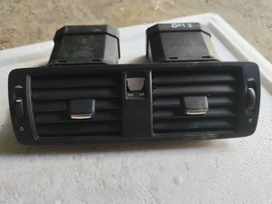 Volvo V50 2008/Dash vent air vent grille/Y01145 - Picture 1 of 5