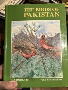 The Birds of Pakistan by T. J. Roberts Volume 2 Passeriformes - Imagen 1 de 6