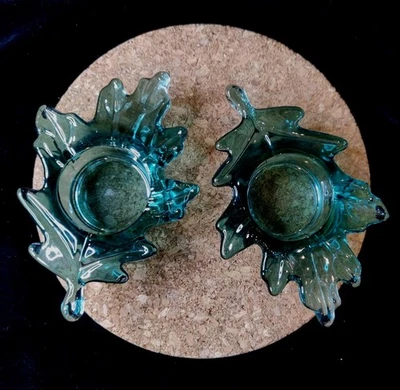 Candelabros Harvest Leaf Glass Tealight 5x3,5x1,25 pulgadas (2) verde otoño vacaciones  Foto 1 de 4
