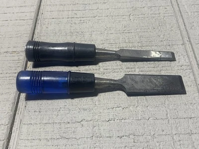 Dos cinceles de madera con mango de plástico - 1/2 pulgada y 1 pulgada Foto 1 de 4