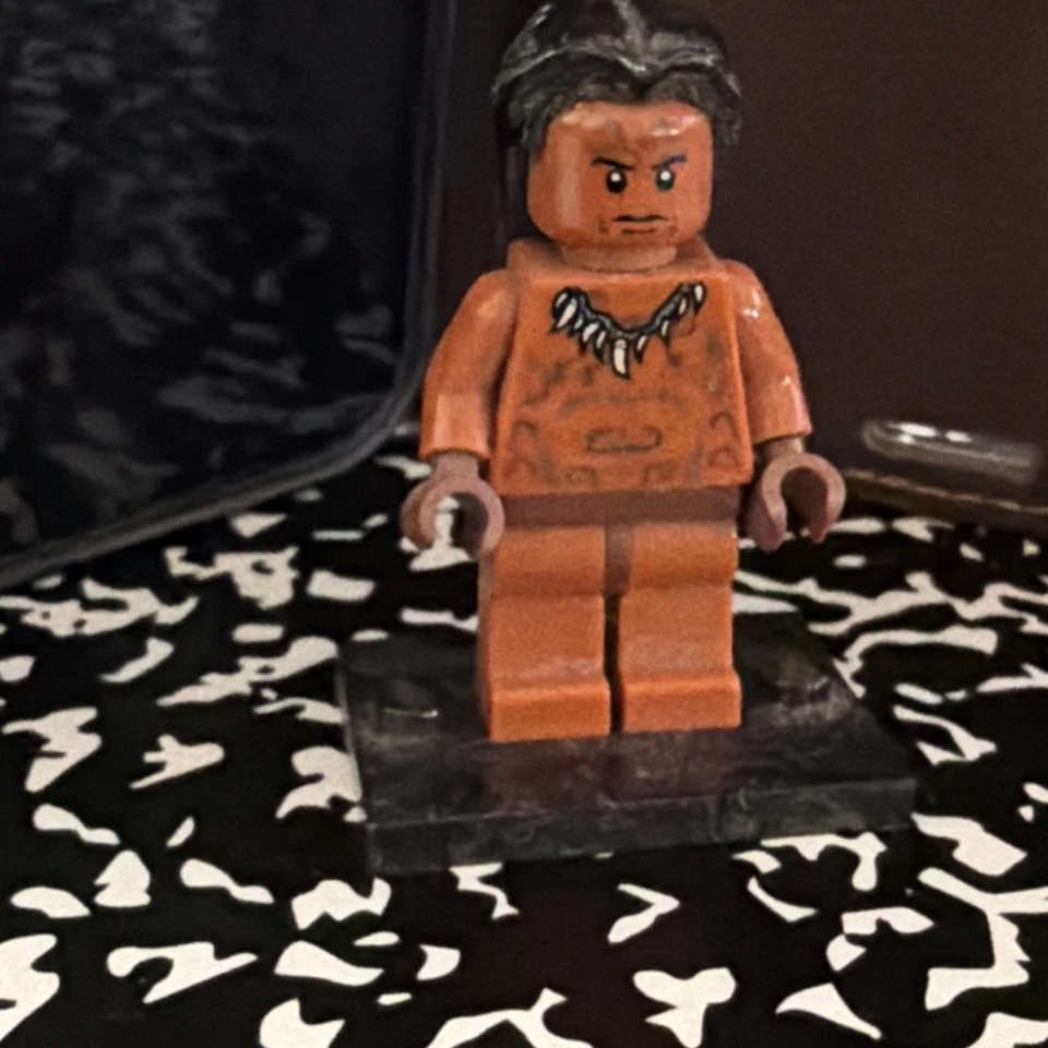 LEGO Ugha Warrior Indiana Jones minifigure 7627 Temple Crystal Skull - Image 1 of 3