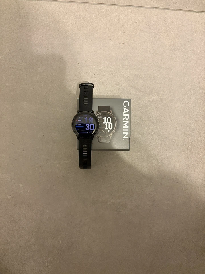Garmin Venu 4 Smartwatch 45mm, Schwarz/Schiefergrau Silikon-Armband - Bild 1 von 1