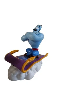 Figura PVC Genie Magic Alfombra Sobre Ruedas Aladdin 3 1/2” Disney Applause 1992 - Imagen 1 de 3