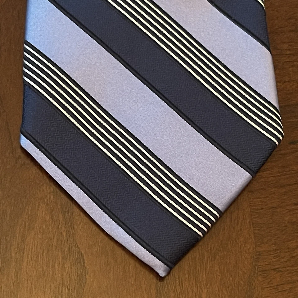 Covington Blue 100% Silk Men’s Neck Tie Made In China - Image 1 of 4