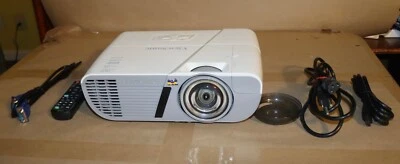 Viewsonic PJD6552LWS Short Throw HDMI Projector 5719 Hours used on Lamp - Image 1 of 4