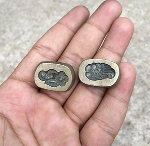 Vintage Flower Design 2Pc Hand Hammered Bronze Bell Metal Jewellery Stamp BS43 - Picture 1 of 3