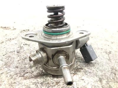 2015-2018 PORSCHE MACAN 3.0L ENGINE MOUNTED FUEL PUMP 94611031561 OEM (B) - Image 1 of 4