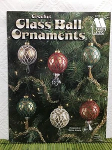 Vintage Annies Dachboden gehäkelte Glaskugel Ornamente Muster Mickie Aikens #871211 - Bild 1 von 11