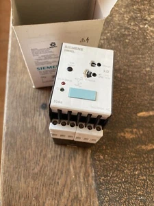 Siemens Simirel 3UG3 3UG3081-1AK20 Isolationswächter AC - Bild 1 von 2
