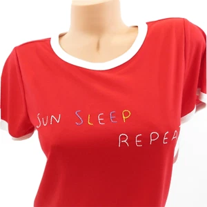Jenni Damen Top Rot Gr. XS Sun Sleep Repeat Grafik Strick Ringer Style Gr. XS - Bild 1 von 11