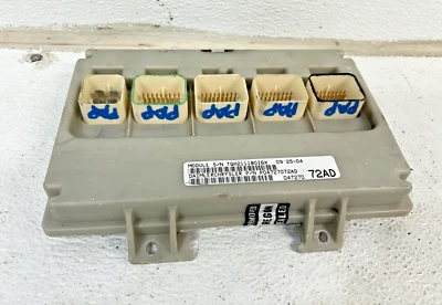 Caravan Voyager 2002 con cerraduras manuales módulo de control de carrocería BCM P04727072AD Foto 1 de 4