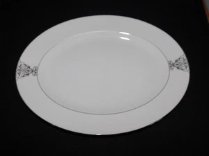 WEDGWOOD VERA WANG IMPERIAL SCROLL PLATTER 15 1/4" L X 11 3/4" W - Picture 1 of 3