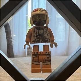LEGO Star Wars: Finch Dallow Variant RARE FROM 75188 (NEW) comes with cool case!