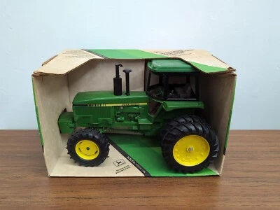 1/16 Ertl Toy John Deere MFWD Row Crop Tractor with Duals  - Image 1 of 4