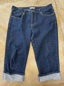 Levi’s 515 Capri Size 10 Jeans Waist 35” Roll Up Hem Inseam 18.5” Mid Rise - Picture 1 of 6