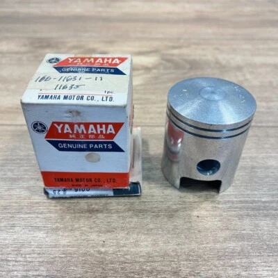 YAMAHA OEM NOS PISTON & RINGS KIT / 166-11631-11 / 1ST OVER .25MM 69-70 L5T - Image 1 of 3