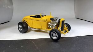Ertl diecast 1932 Ford Deuce Hot Rod Yellow