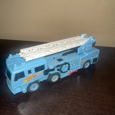 Hasbro Takara Transformers G1 1986 defensor de punto caliente camión de bomberos escalera completa Foto 1 de 4