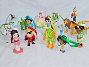 Árbol de Navidad Disney Store 🎄 Paquete de 16 decoraciones - Imagen 1 de 24