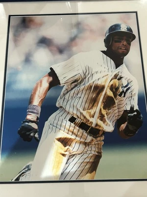 Foto 16x20 firmada por Bernie Williams de los Yankees de Nueva York con certificado de autenticidad MLB Foto 1 de 2