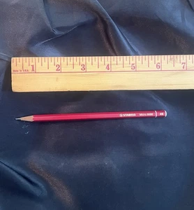 2 Vintage Stabilo 8200 Serie Schwan Bleistift Rot Graphit - Bild 1 von 2