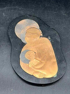 Stunning Black wooden plaque w/copper Baby Jesus, Mary and Joseph. 6”x8” - Picture 1 of 5
