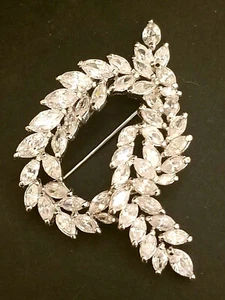 Nolan Miller Brilliant Swirl Wreath PIN BROOCH CRYSTALS RHINESTONES New in Box - Picture 1 of 9