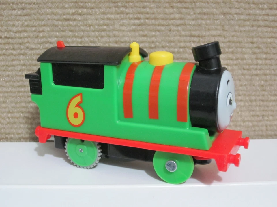 Motor de tren motorizado All Engines Go Thomas & Friends Track Master Percy 2021  Foto 1 de 4