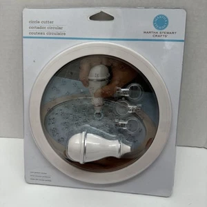 Martha Stewart Crafts Perfect Circles Cutter 1” to 5.5” Includes 3 Blades - Picture 1 of 6