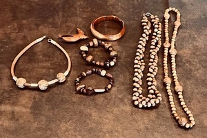 Lot Of Wooden Jewelry Necklaces And Bracelets And Pin - Picture 1 of 7