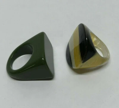 Lote de 2 anillos de acrílico para bisutería talla 6,5 - verde liso, negro dorado blanco Foto 1 de 4