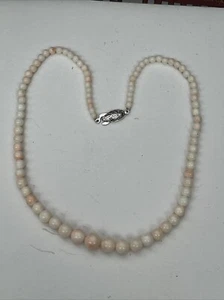COLLANA CORALLO PELLE D'ANGELO bianca/rosa antica vintage graduata con chiusura argento 17" - Foto 1 di 17