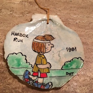 PEANUTS  PEPPERMINT PATTY Hand Painted Shell Ornament Harbor Run 1981 - Picture 1 of 2