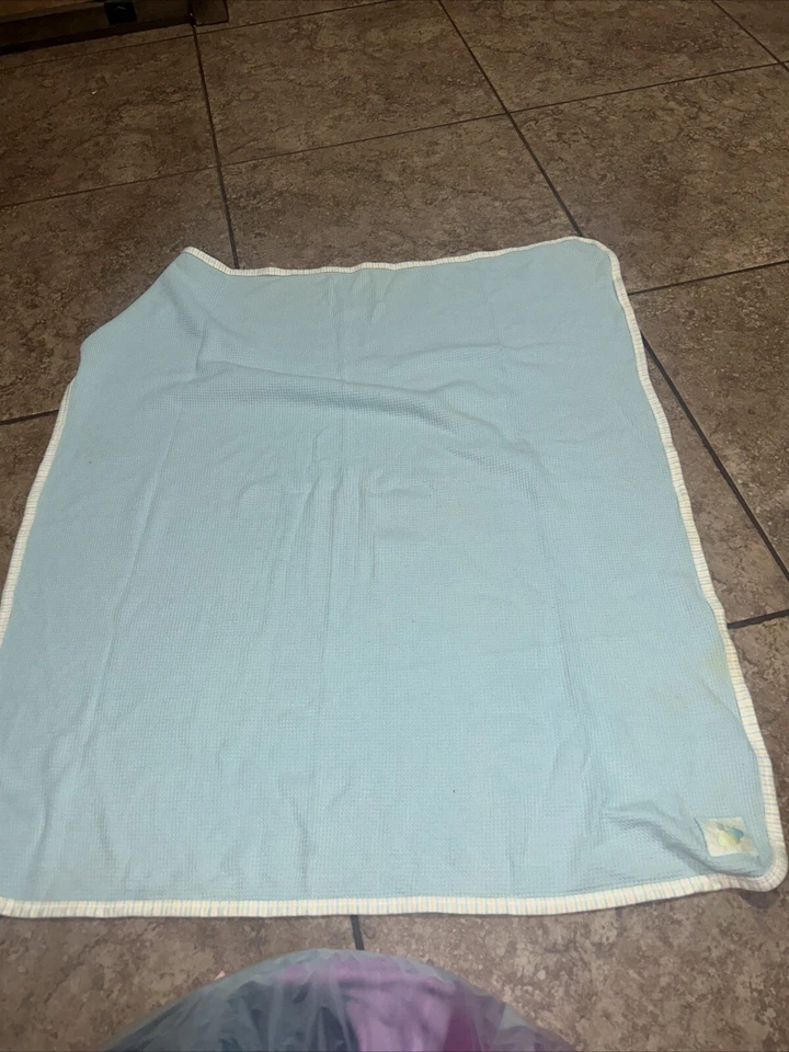 "Manta térmica para bebé Tykes By Carters tejido gofre abeja 29x32"" azul" Foto 1 de 4