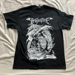Camiseta negra Dragonforce European Tour 2024 todas las tallas S-5XL KK352 - Imagen 1 de 3