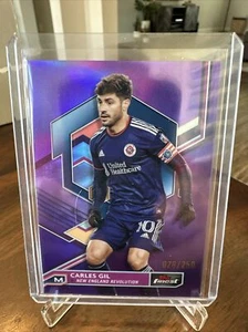 2023 Topps Finest MLS CARLES GIL PURPLE REFRACTOR NEW ENGLAND REVS 28/250 #74 - Picture 1 of 3